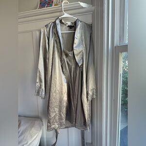 Jones NY robe & slip